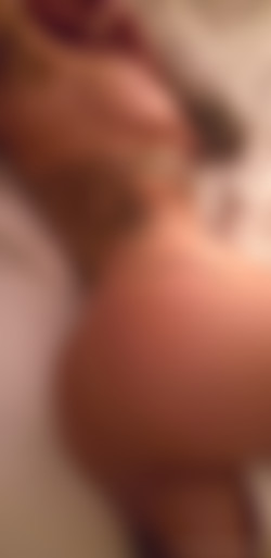 [OnlyFans.com] Christy Mack (@christymack)/photos/19-03-09 3444677-04 Just laid down in bed after my shower, can't wait to get back home to schedule m(..) 1592x3264.jpg